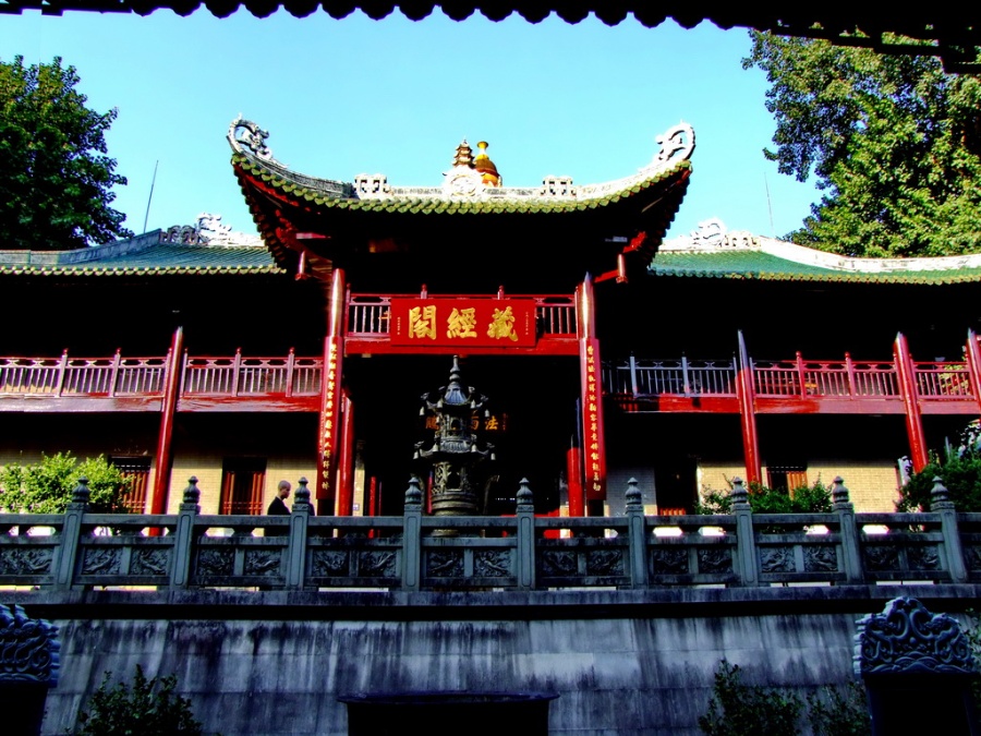 韶关丹霞山、南华寺、锦江游船二天(住温泉）